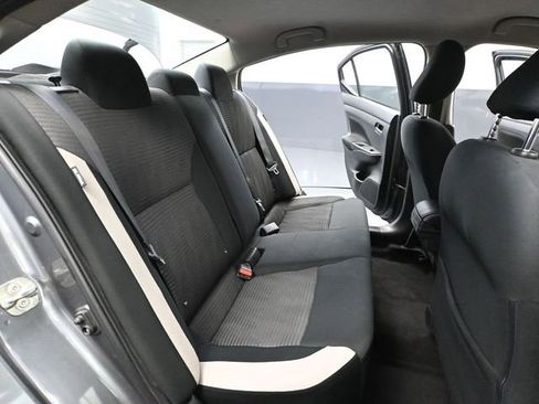 Used 2021 Nissan Versa SV image 33