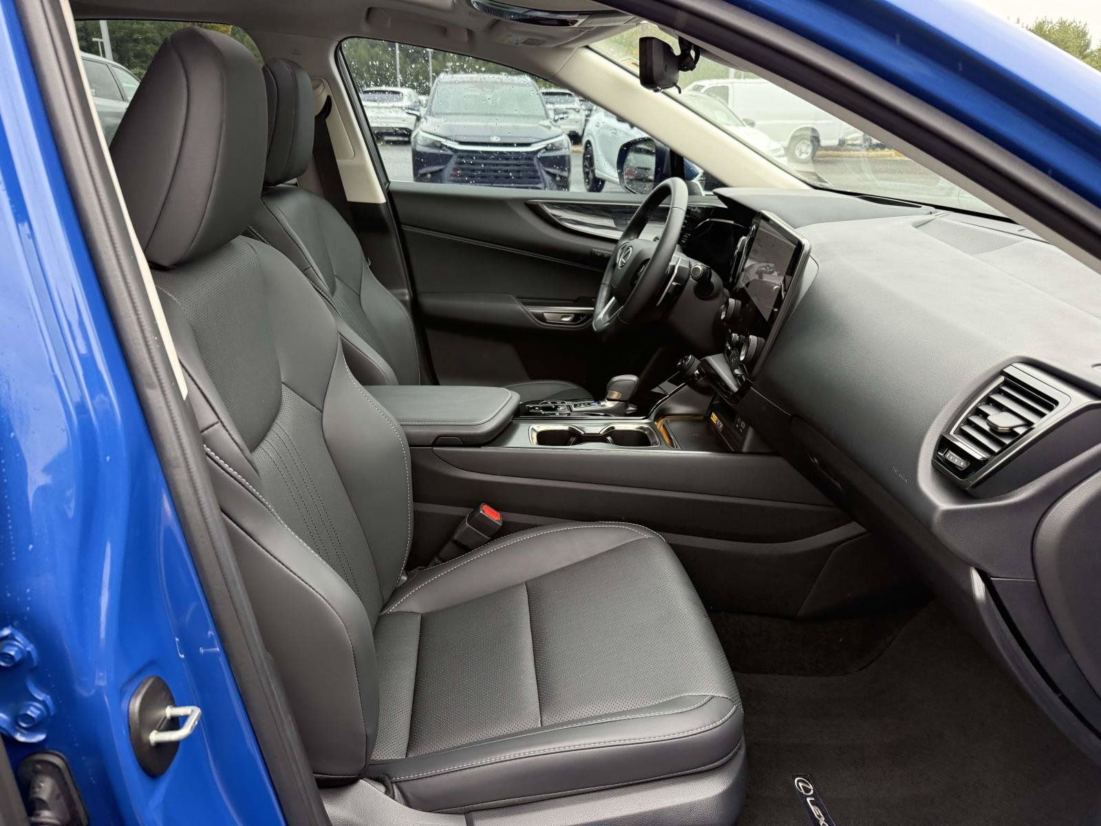 Used 2025 Lexus NX 350h AWD w/ Accessory Package (Z2) image 17
