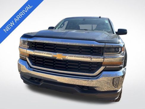 Used 2017 Chevrolet Silverado 1500 LT w/ All Star Edition image 8