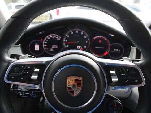 Used 2018 Porsche Panamera 4S image 27