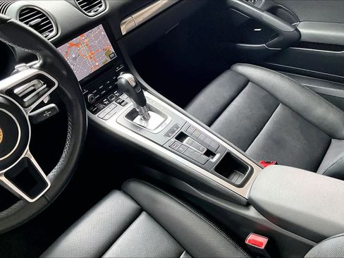 Used 2017 Porsche 718 Boxster image 15