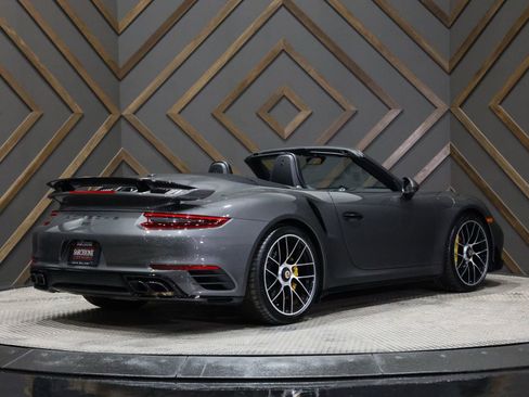 Used 2019 Porsche 911 Turbo S image 3