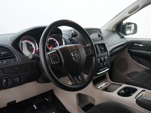 Used 2015 Dodge Grand Caravan SXT FWD image 26