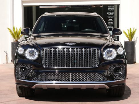 Used 2023 Bentley Bentayga Extended Wheelbase AWD/4WD image 10