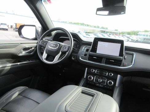 Used 2023 GMC Yukon XL SLT AWD/4WD image 28