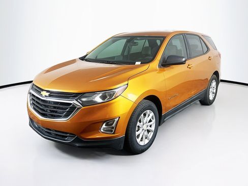 Used 2018 Chevrolet Equinox LS image 3