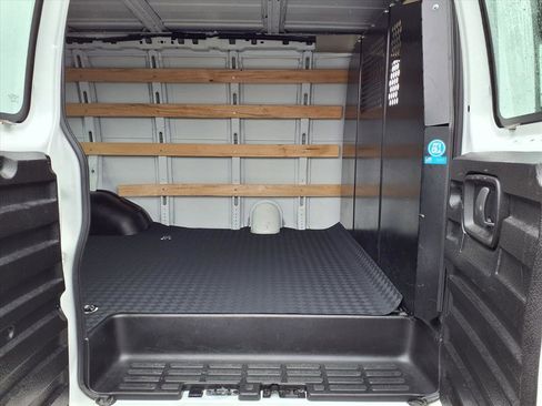 Used 2024 Chevrolet Express 2500 w/ Driver Convenience Package image 7