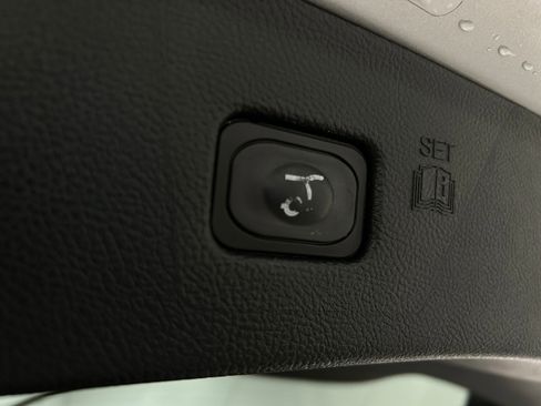 Used 2019 Ford Edge SEL w/ Equipment Group 201A image 33