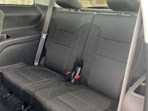 Used 2020 GMC Acadia SLE image 26