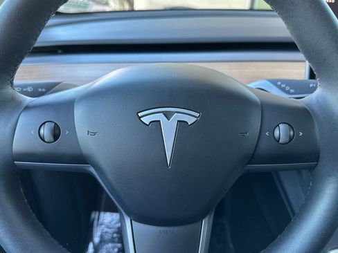 Used 2025 Tesla Model Y Long Range image 24