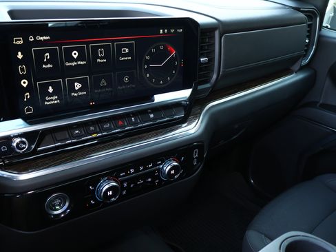 Used 2023 GMC Sierra 1500 SLE AWD/4WD image 18