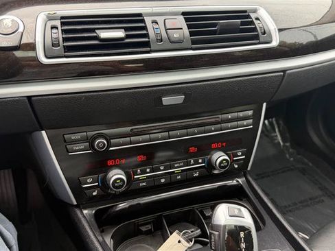 Used 2017 BMW 535i xDrive AWD/4WD image 37