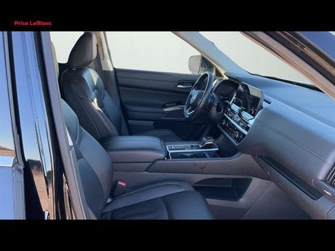 Certified 2025 Nissan Pathfinder SL image 20