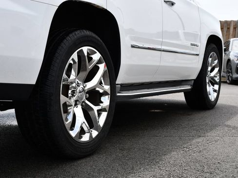 Used 2015 GMC Yukon Denali w/ Touring Package AWD/4WD image 9