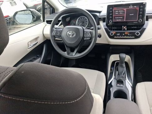 Used 2021 Toyota Corolla LE w/ LE Convenience Package FWD image 8