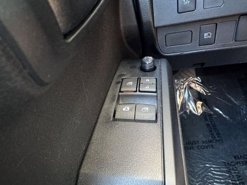 Used 2023 Toyota Tacoma SR image 25