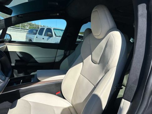 Used 2023 Tesla Model X image 8