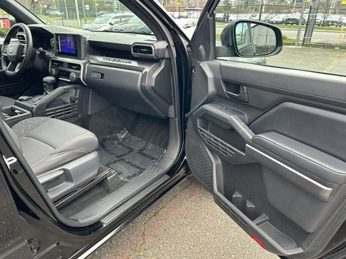 Certified 2025 Toyota Tacoma SR5 image 15