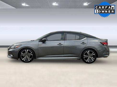 Used 2021 Nissan Sentra SR w/ SR Premium Package image 2