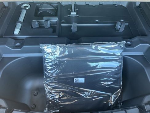 New 2026 Chevrolet Equinox EV LT image 38