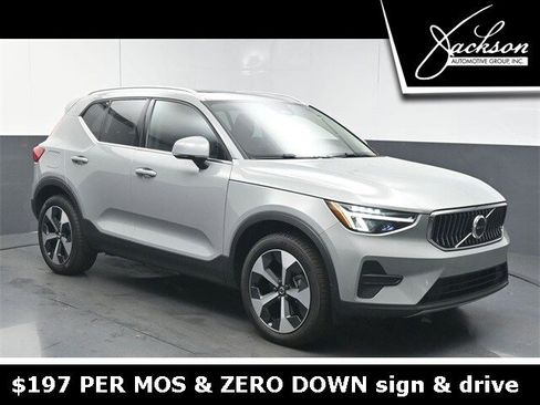 Certified 2025 Volvo XC40 B5 Core w/ Protection Package Premier image 1