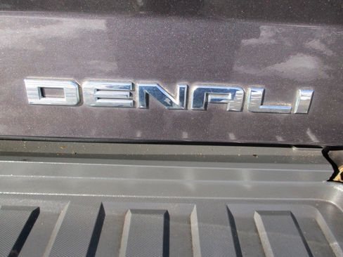 Used 2015 GMC Sierra 2500 Denali w/ Suspension Package, Off-Road image 19