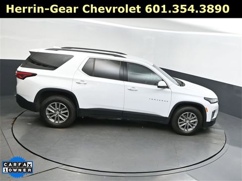 Used 2023 Chevrolet Traverse LT image 39