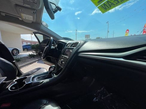Used 2016 Ford Fusion Titanium image 23