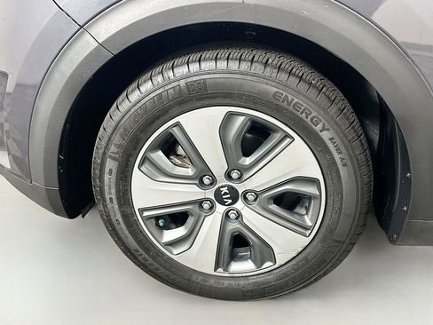 Used 2019 Kia Niro LX image 29