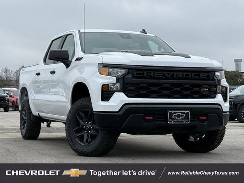 New 2026 Chevrolet Silverado 1500 Custom Trail Boss w/ LPO, Dark Essentials Package AWD/4WD image 2