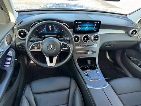 Used 2022 Mercedes-Benz GLC 300 4MATIC image 11