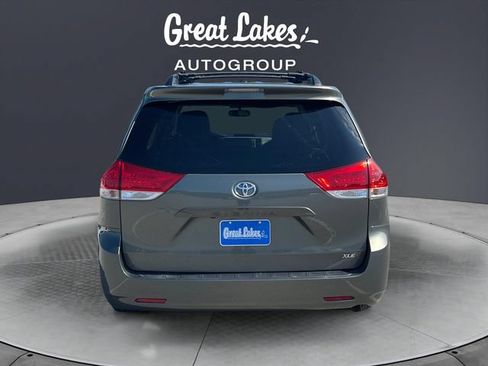 Used 2014 Toyota Sienna XLE FWD image 4