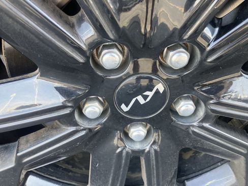 Used 2024 Kia Carnival SX FWD image 9