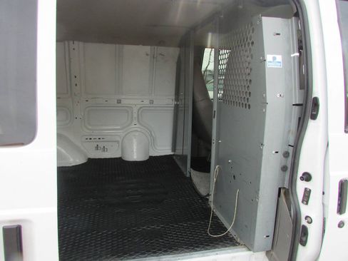 Used 2004 Chevrolet Astro RWD image 12