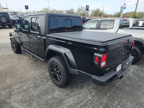 Used 2022 Jeep Gladiator Sport AWD/4WD image 3