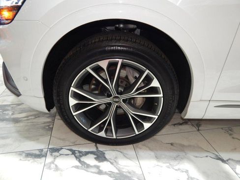 Used 2023 Audi Q8 Premium Plus image 11