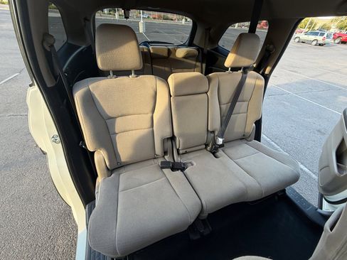 Used 2017 Honda Pilot EX image 18