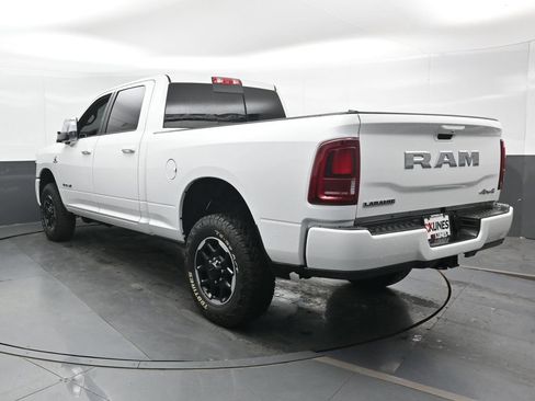 Used 2026 RAM 2500 Laramie AWD/4WD image 9