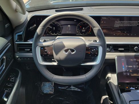 Certified 2025 INFINITI QX80 Luxe RWD image 8