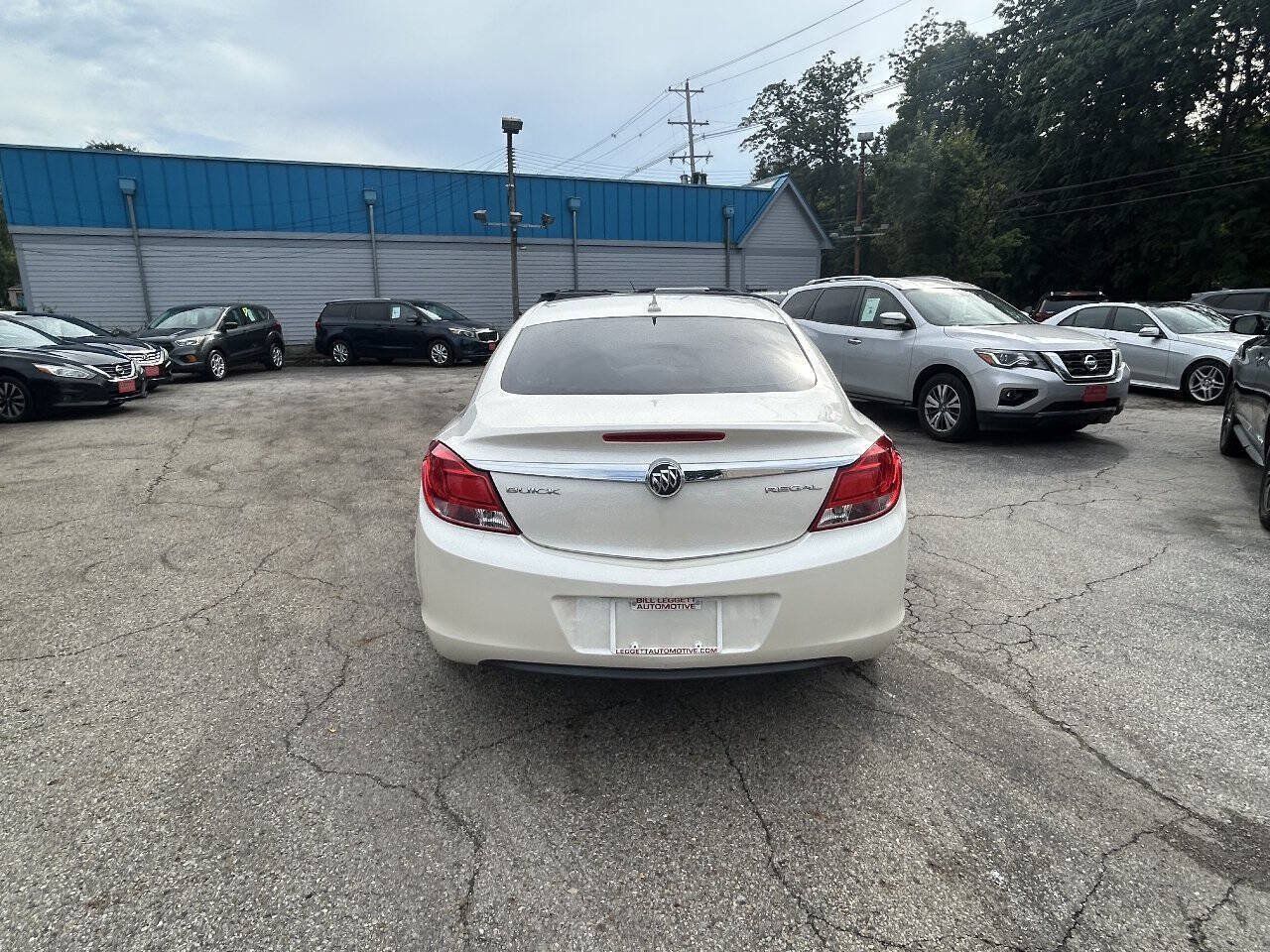 Used 2012 Buick Regal Leather FWD image 11