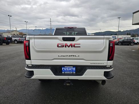 Used 2025 GMC Sierra 3500 Denali w/ Denali Reserve Package image 8