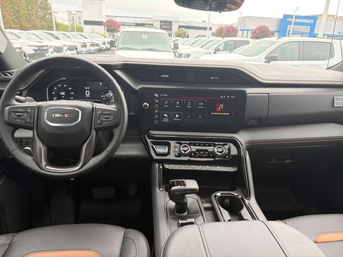 Used 2025 GMC Sierra 1500 AT4 w/ AT4 Premium Package AWD/4WD image 30