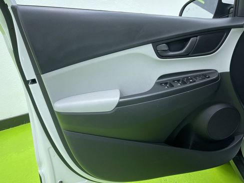 Used 2023 Hyundai Kona SEL image 11