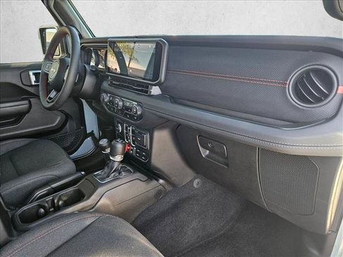 Used 2024 Jeep Wrangler Unlimited Rubicon w/ Technology Group AWD/4WD image 21