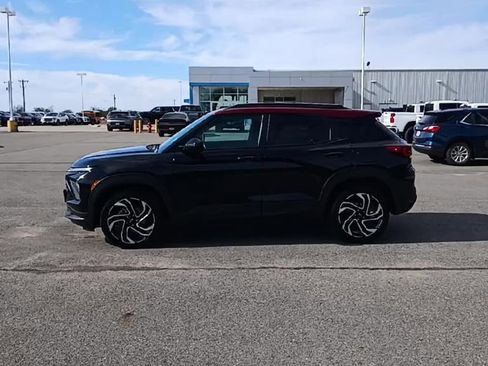 Used 2024 Chevrolet TrailBlazer RS w/ Driver Confidence Package image 5
