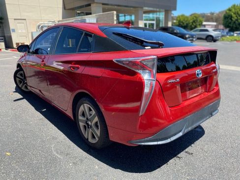 Used 2016 Toyota Prius Four Touring FWD image 4