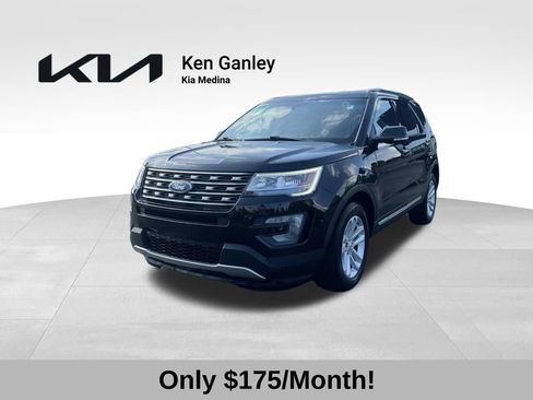 Used 2017 Ford Explorer XLT FWD image 1