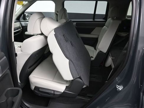 Used 2025 Hyundai Santa Fe SEL AWD/4WD image 27