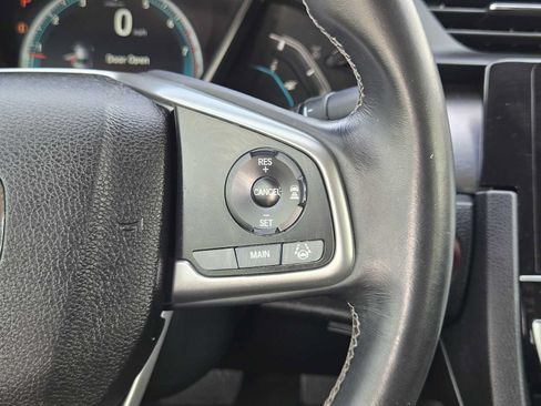 Used 2018 Honda Civic Touring image 29