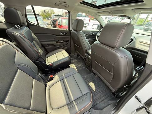 Used 2023 GMC Acadia AT4 w/ Technology Package AWD/4WD image 19